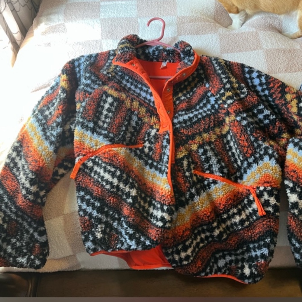 Free people jacket comfy never worn, bought from previous seller